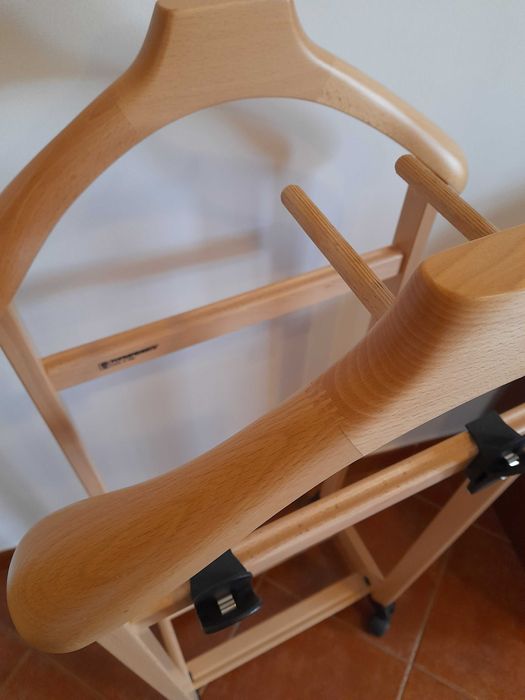 Cabide de quarto para fatos duplo FOPPAPEDRETTI em madeira natural