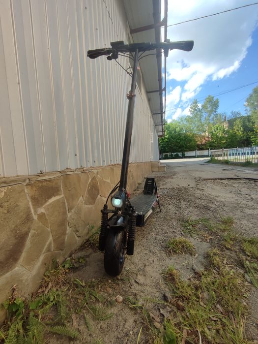 Продам електросамокат T4 Turbo