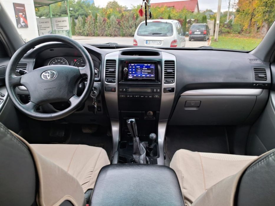 Автомобіль Toyota Land Cruiser Prado