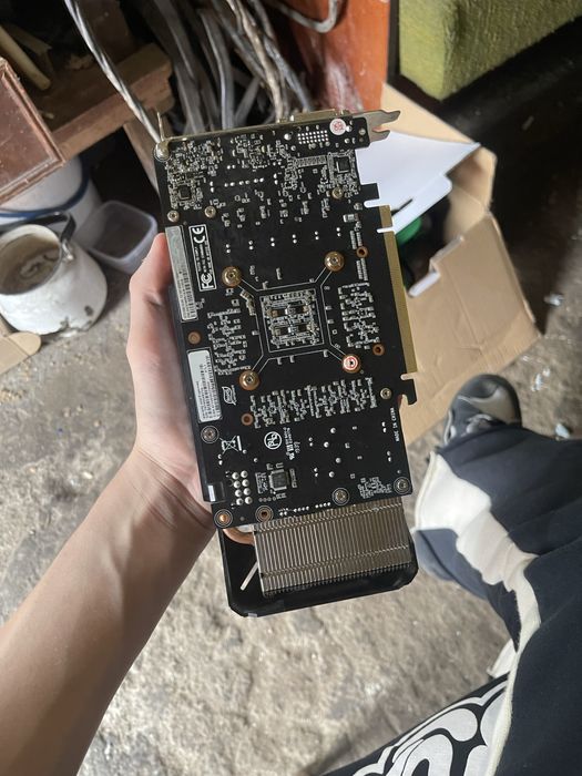 продам видюху GTX 1660 на 6 гб