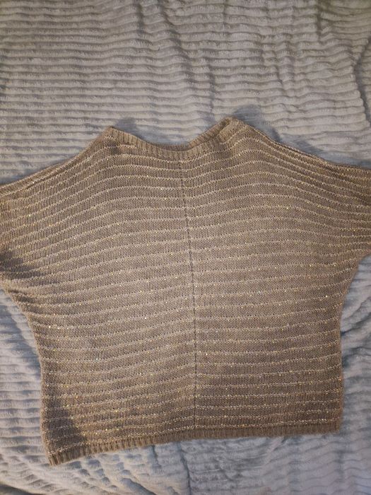 Sweter, bezrękawnik z cekinami  włoski