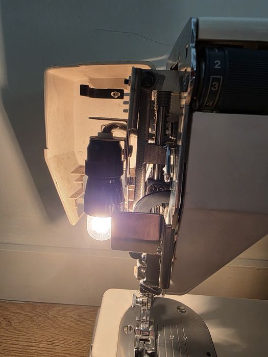 Máquina de costura Elna elnita 120