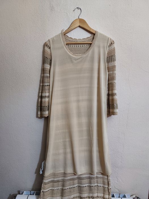 Vestido bege e branco da Color Add