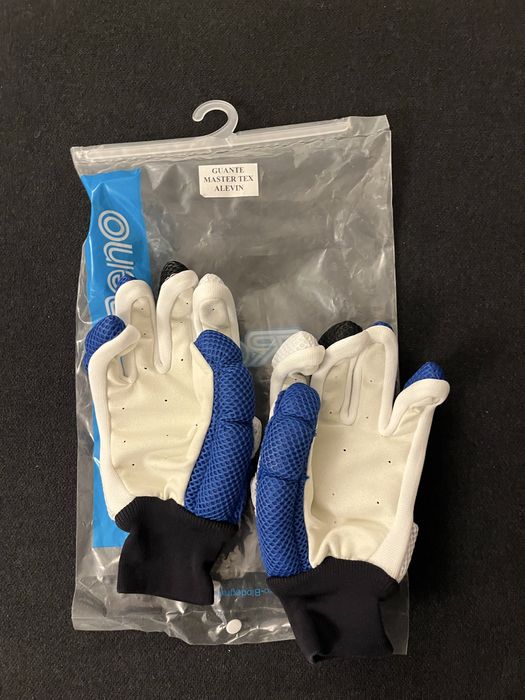 Luvas novas pratica de hoquei em patins