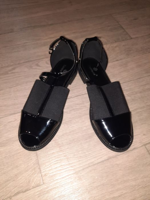 Продам босоніжки жіночі