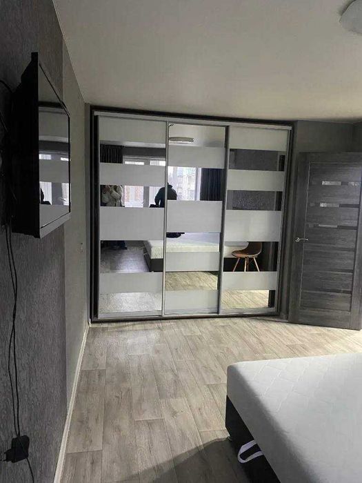 Шафа для одягу в спальню, передпокій, гардероб під замовлення