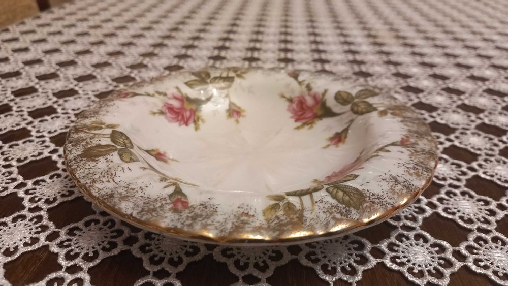 Porcelana Chodzież popielniczka róże popielniczka PRL Chodzież