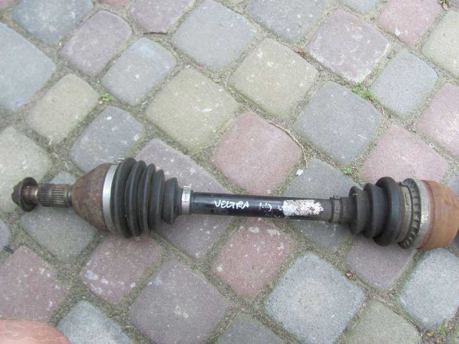Полуось правая Opel Astra H Z19DTH Vectra C Zafira B 13124679 привід