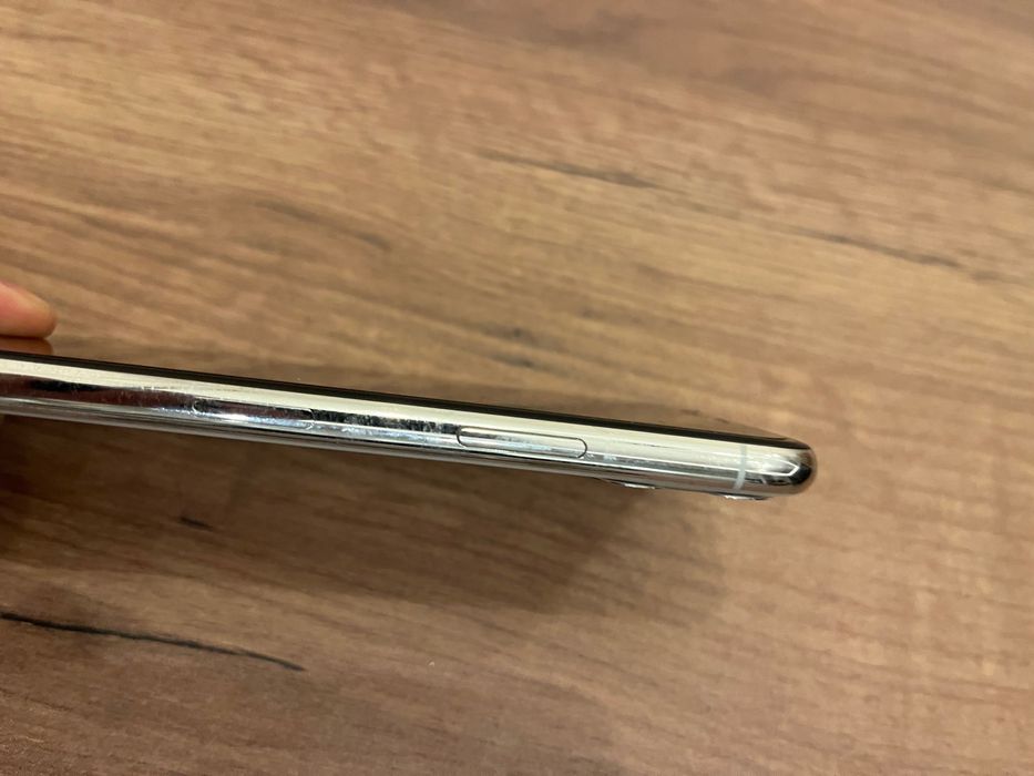 iPhone 11 Pro 64GB case spigen