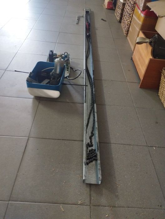 Calha para portão de garagem