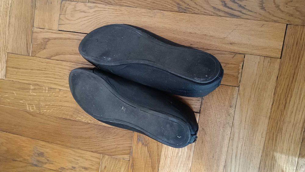 Używane czarne balerinki