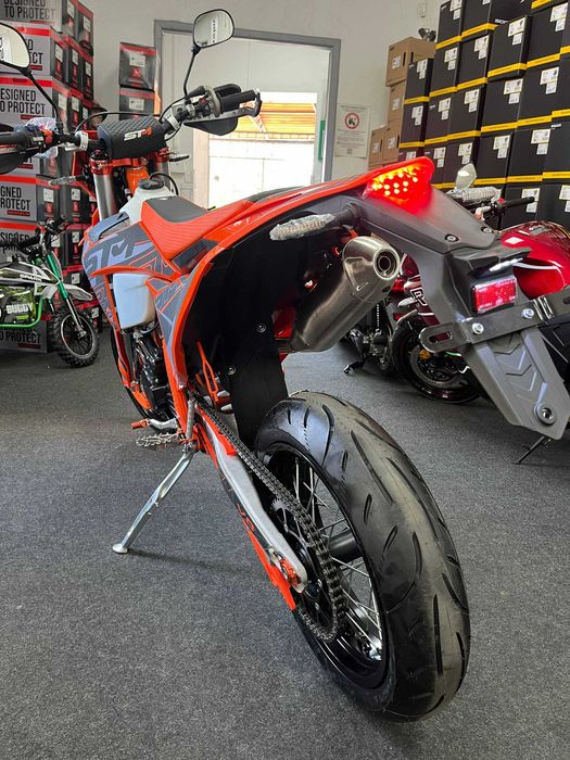 Мотоцикл STN V8 Motard В НАЯВНОСТІ !!!