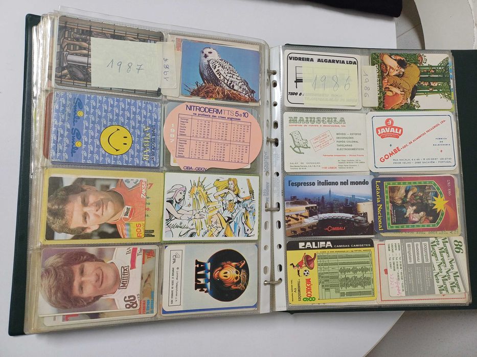 Álbum com coleção de calendários 597 unidades