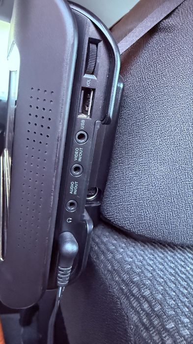 DVD para carro com varios dvds para criança