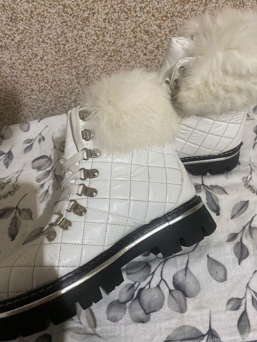 Жіноче зимове взуття