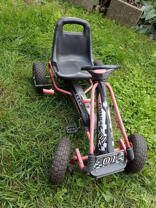 Дитяча педальна машина