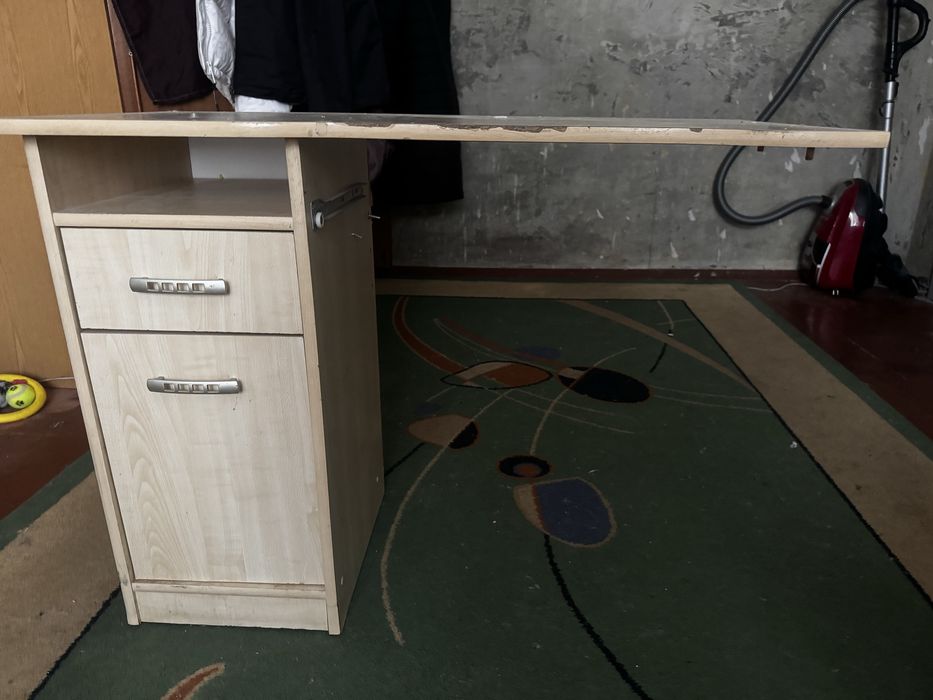 Продам стол (партар