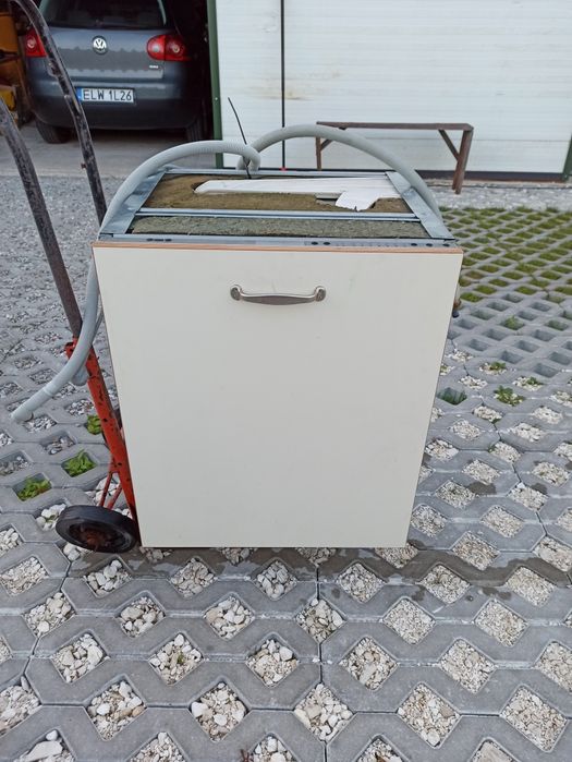 Zmywarka do naczyń -bauknecht gsx 7798 błąd F8