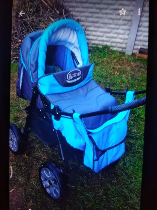 Продаю детскую коляску новую
