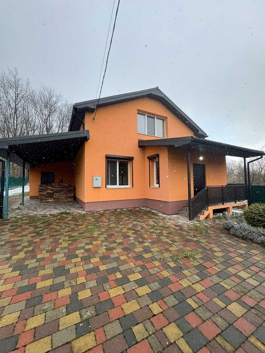 Будинок/дача з ремонтом яка межує з лісом у 8 км від Івано-Франківська