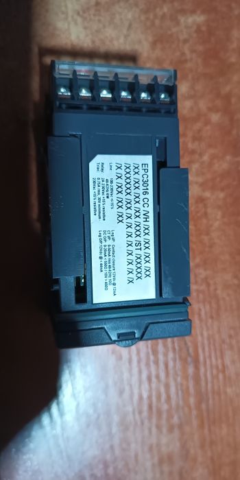 Eurotherm EPC3016 1/16 DIN Regulator procesu i temperatury
