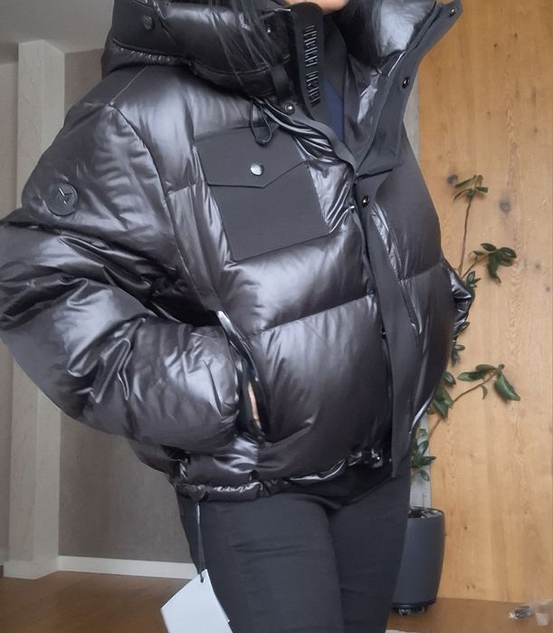 Пуховик женский черный