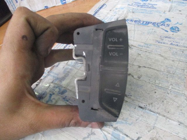 Comando / botão / interruptor multifunções VOLKSWAGEN Bora (1J2)