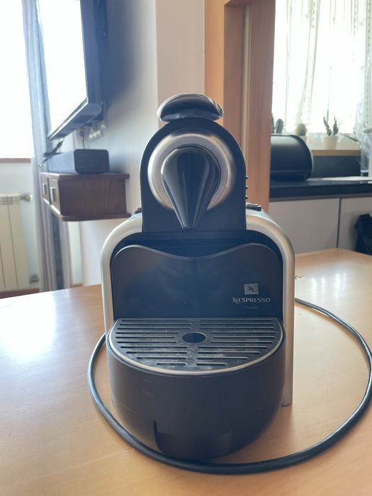 Máquina de Café Nespresso De'Longhi Essenza (Modelo EN 90)