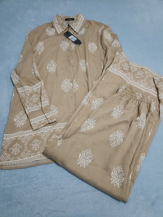 Conjunto de pantalona e camiseiro Jasmine