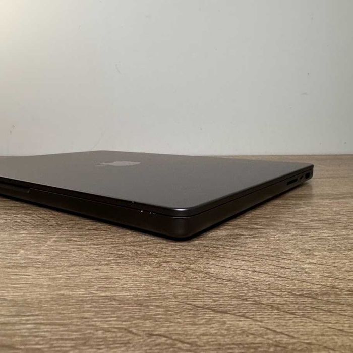 Macbook Pro 14" Late 2024 M4 Pro / 48Gb / SSD 512Gb акб:98% (код:M1556)