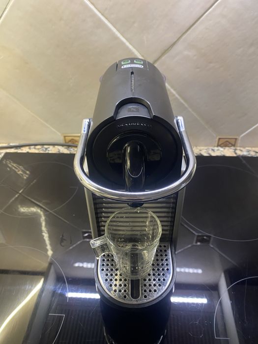 Maquina de café DeLonghi Nespresso