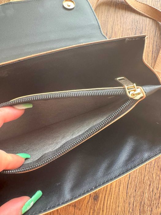 Beżowa, brązowa torebka, na ramię, łańcuszek, ala zamszowa, kopertówka