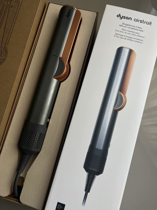 Dyson Airstrait новий