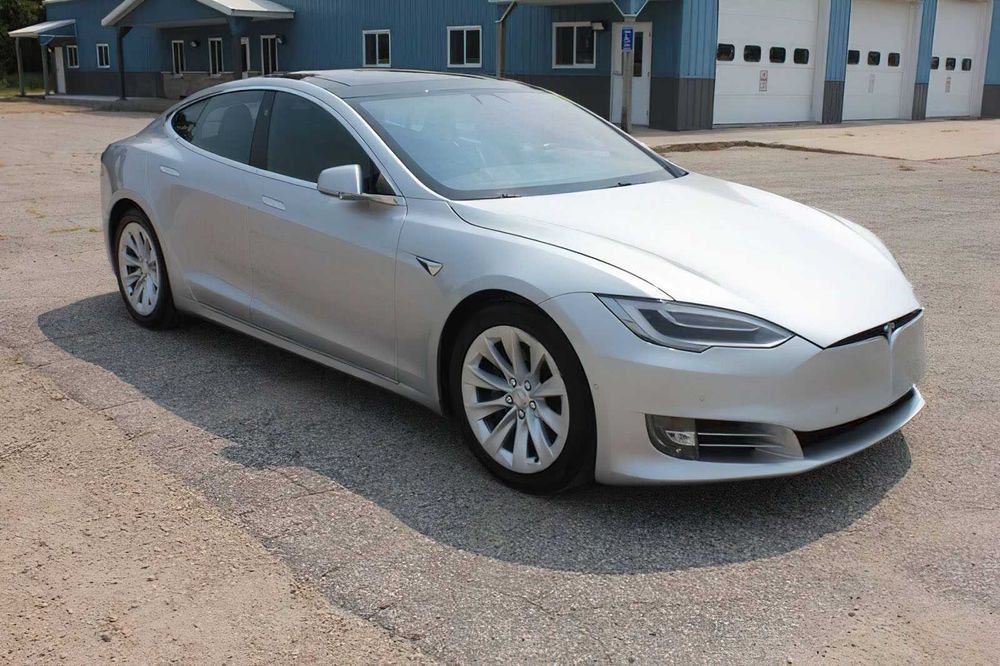 Tesla Model S 100D      2017