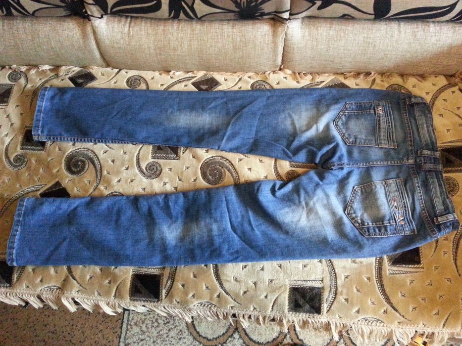 продам джинсы для мальчика