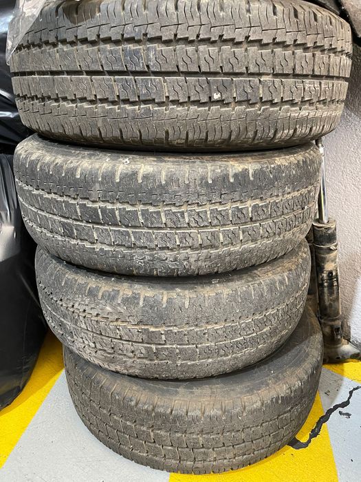 Mercedes pneus jantes 205/65/16 comerciais