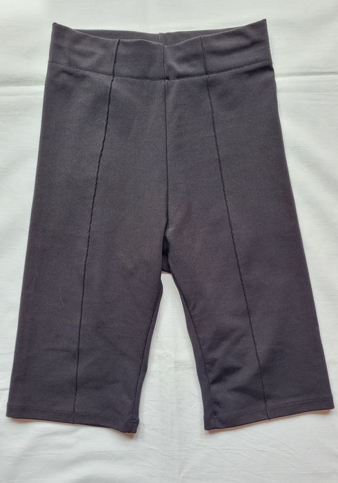 Nowe, krótkie legginsy Bershka