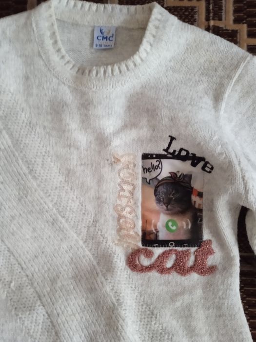 Продам свитер(зима)для девочки