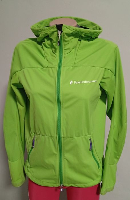 Жіноча спортивна куртка вітрівка Peak Performance Argon j Softshell. М