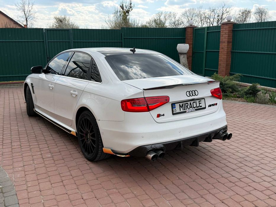 Audi A4 2015 VIN WAUFFAFLXFN043205 фото оголошення 5 з 24