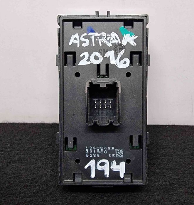 Comando / Botão / Interruptor Vidros Frente Esquerdo 13408458 - OPEL ASTRA K