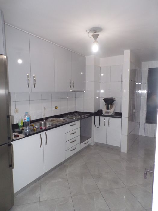 Móveis cozinha nunca usados Rio Meão • OLX Portugal