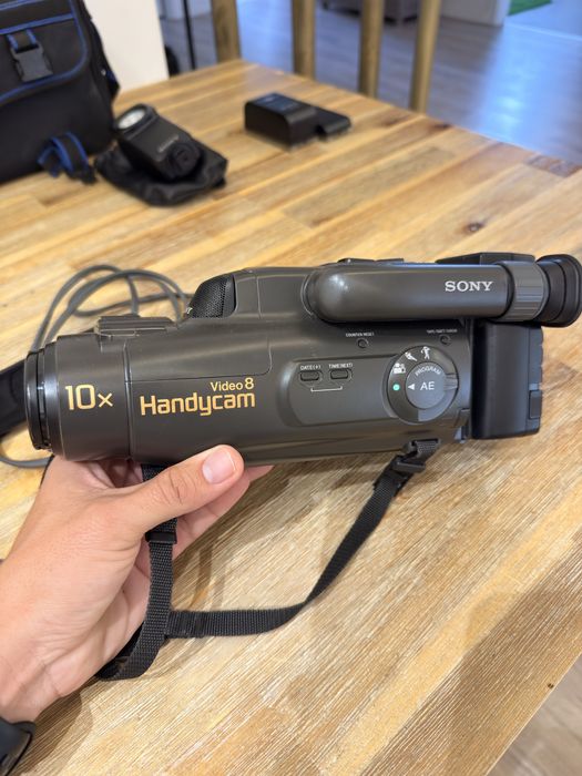Sony Handycam Video8 CCD-FX200E / FX270E + acessórios originais – FUNCIONAL