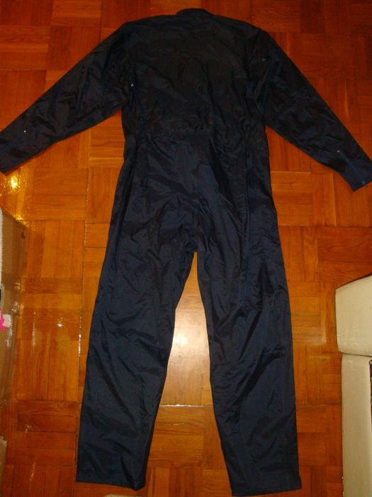 Дождевик-комбинезон с перчатками и бахилами , размер XL ( 54-56 )