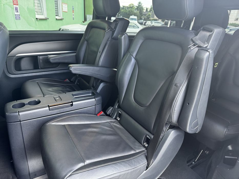 Wynajem MERCEDES V-KLASA 4MATIC 7-OSÓB VIP wypożyczalnia rent van HAK