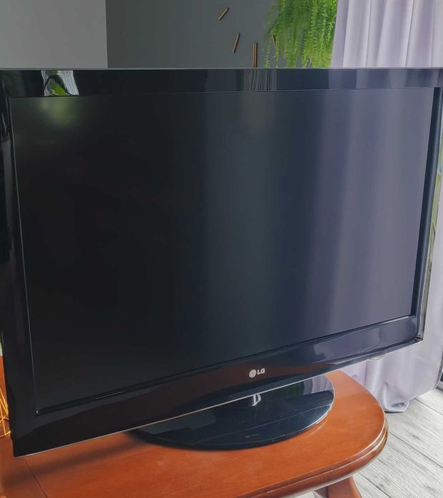 TV   LG  42 LH3000