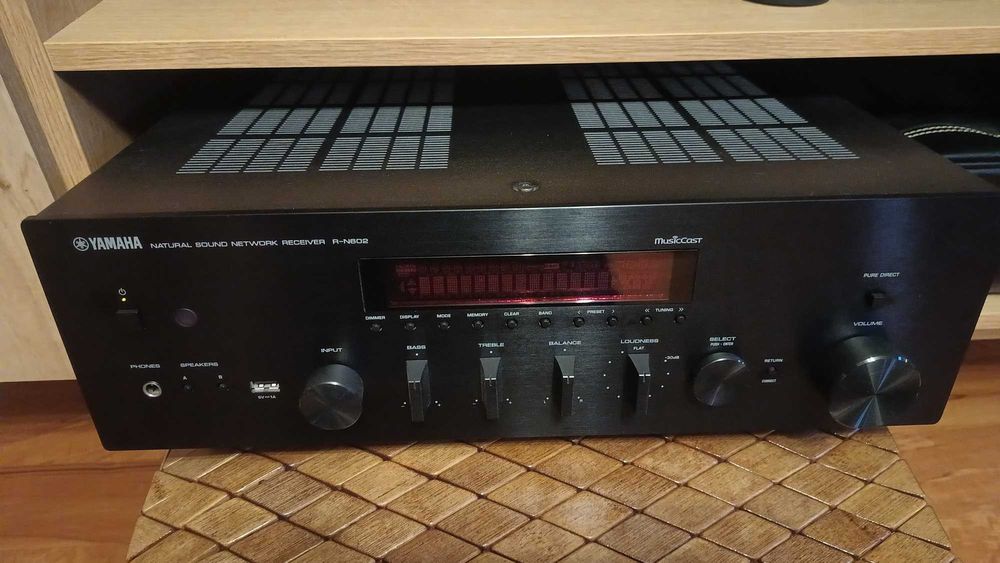 Amplituner stereo Yamaha MusicCast R-N602