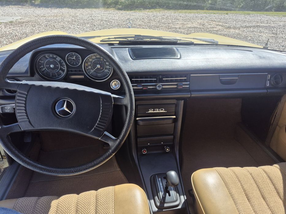 Mercedes Benz w114