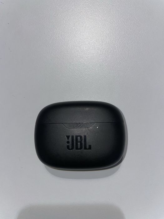 Auriculares JBL Wave 200 sem fio