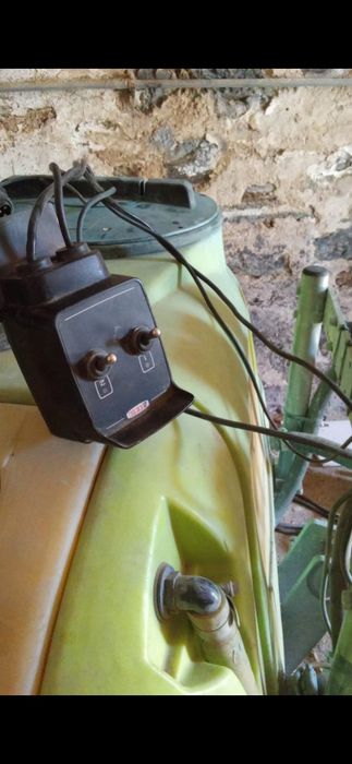 Pulverizador 300 litros Rocha AR713 TURBINA com comando